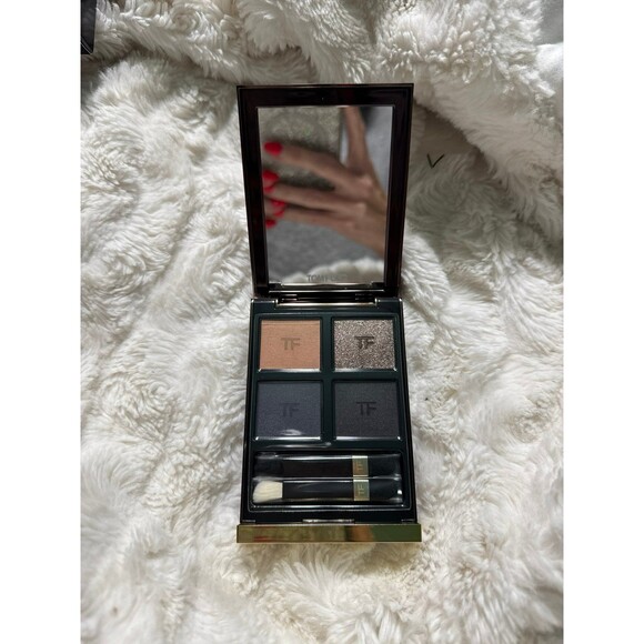 Tom Ford Eye Color Quad Eyeshadow Palette Shade: 45 Iconic Smoke Full Size - Picture 2 of 7